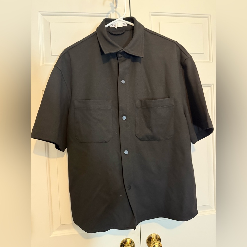 Zara Black Short Sleeve Button-Up Shirt medium